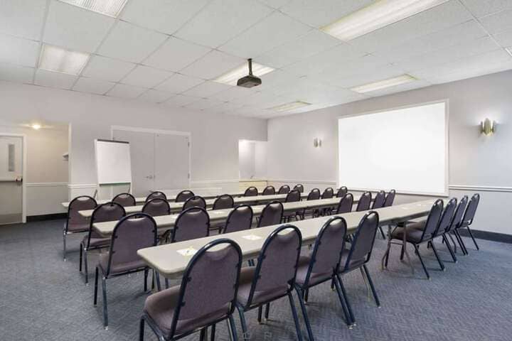 Business Center 38 of 40